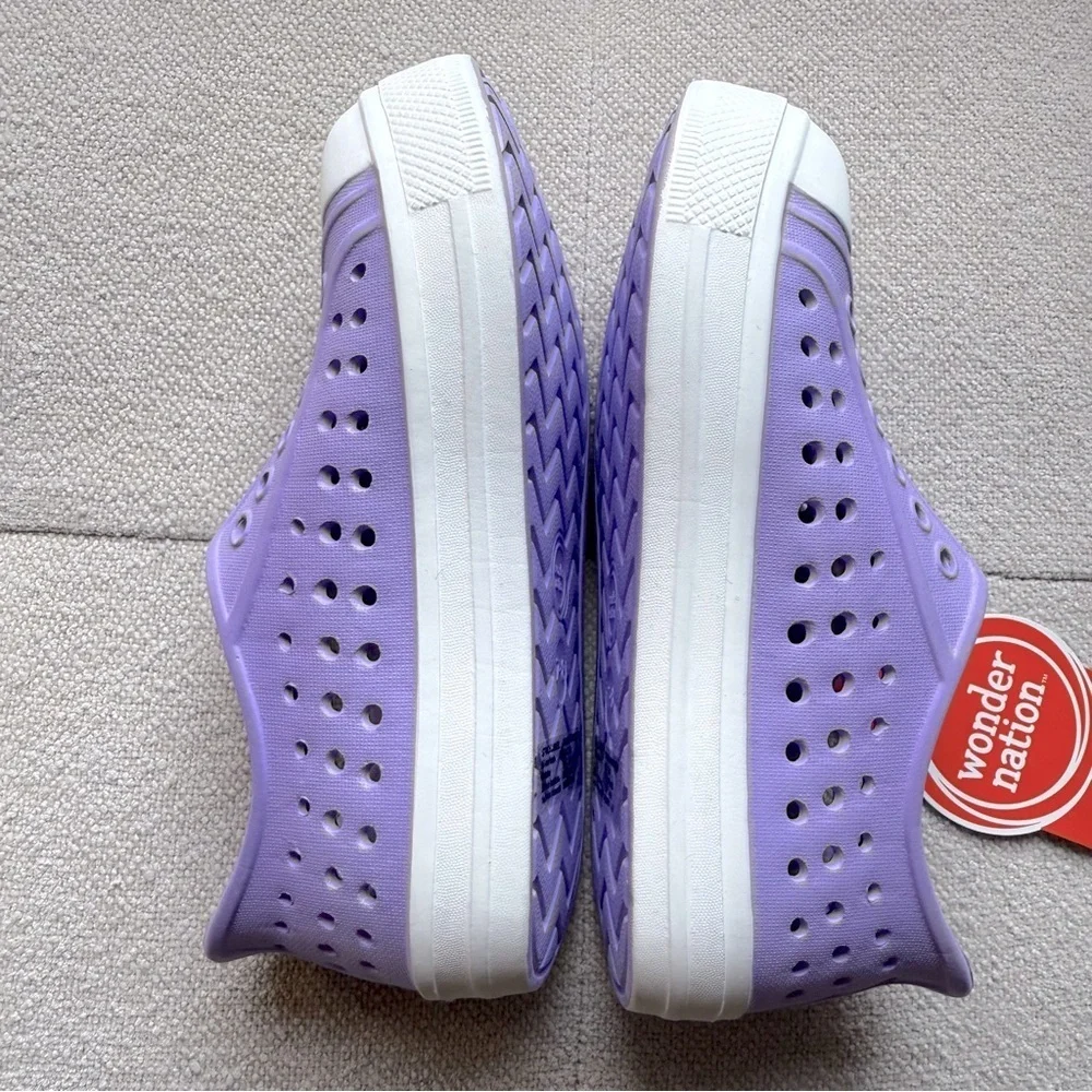 Wonder Nation youth size 7-8 lightweight water shoes